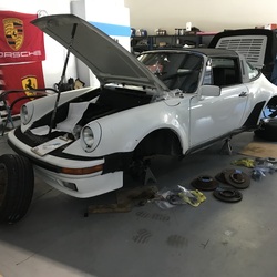 Phoenix - 1976 Porsche 911S Complete Mechanical Re